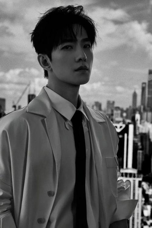 杨洋身高最新爆料,身高再创新高,网友热议